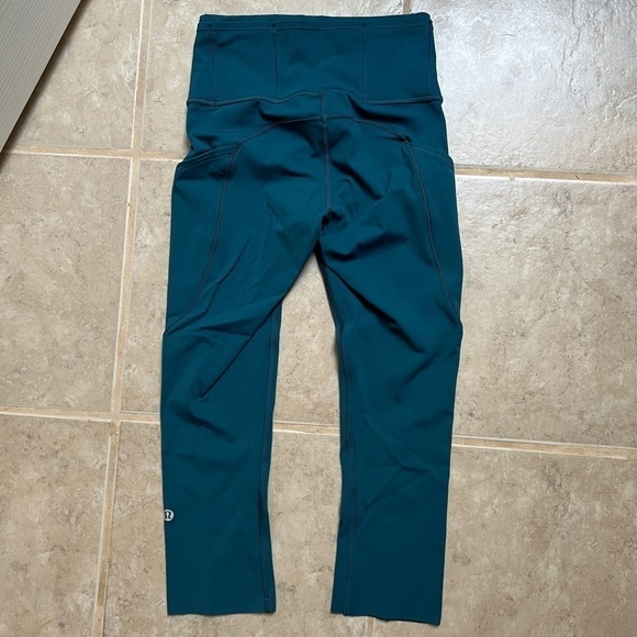 Lululemon Fast & Free Crop II Nulux, Teal size 2 - Picture 4 of 6